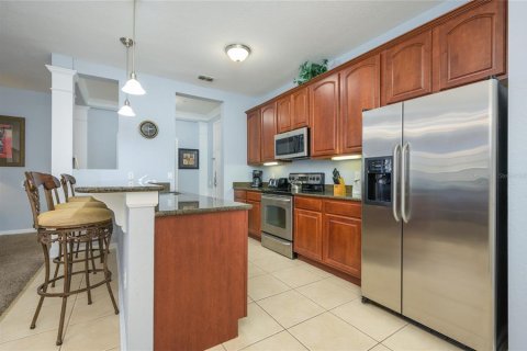 Condo in Orlando, Florida, 2 bedrooms  № 1352439 - photo 13