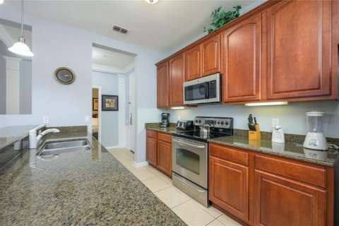 Condo in Orlando, Florida, 2 bedrooms  № 1352439 - photo 14