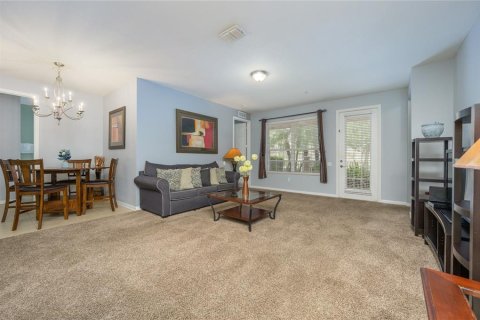 Condo in Orlando, Florida, 2 bedrooms  № 1352439 - photo 17