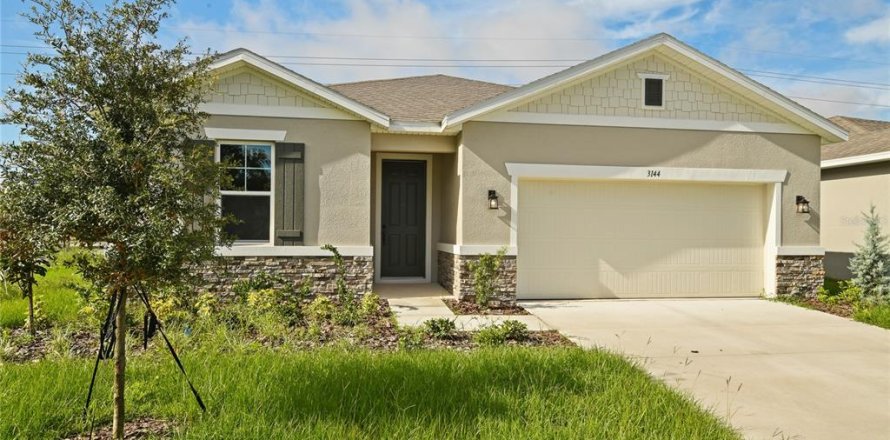 House in Eagle Lake, Florida 4 bedrooms, 192.31 sq.m. № 1352475