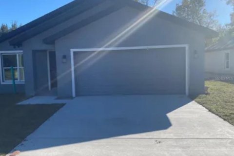 Casa en venta en Ocklawaha, Florida, 3 dormitorios, 153.29 m2 № 1324086 - foto 1