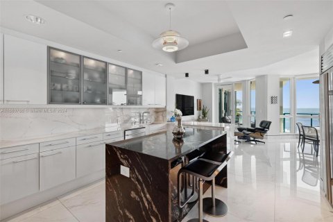 Condo in Miami, Florida, 4 bedrooms  № 1411896 - photo 22