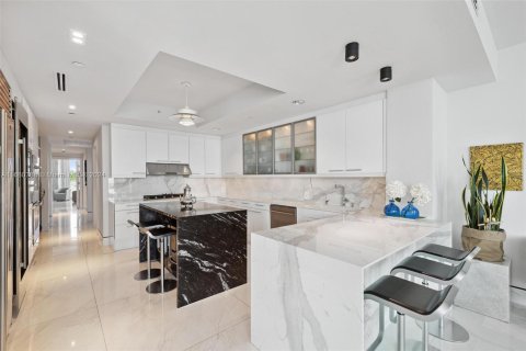 Condo in Miami, Florida, 4 bedrooms  № 1411896 - photo 18