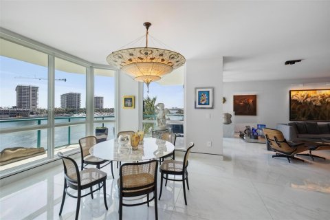 Condo in Miami, Florida, 4 bedrooms  № 1411896 - photo 14