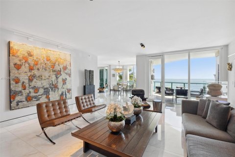 Condo in Miami, Florida, 4 bedrooms  № 1411896 - photo 9