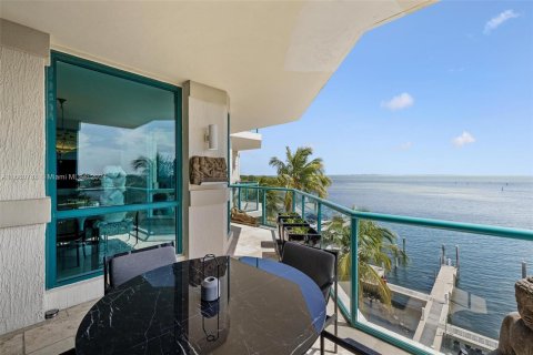 Condo in Miami, Florida, 4 bedrooms  № 1411896 - photo 1