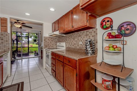 Copropriété à vendre à Lauderhill, Floride: 2 chambres, 117.06 m2 № 991233 - photo 4