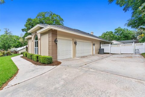 Villa ou maison à vendre à Brandon, Floride: 4 chambres, 299.33 m2 № 1109110 - photo 4