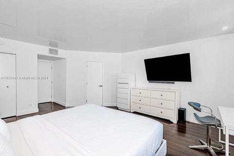 Condo in Miami Beach, Florida, 1 bedroom  № 1281980 - photo 10