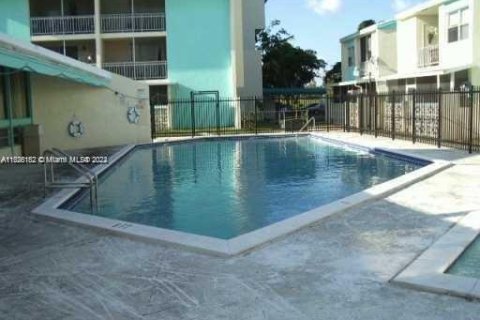 Condominio en venta en Lauderhill, Florida, 1 dormitorio № 1281981 - foto 2