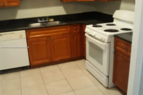 Condominio en venta en Lauderhill, Florida, 1 dormitorio № 1281981 - foto 4