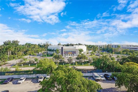 Condo in Miami, Florida, 1 bedroom  № 1355106 - photo 14