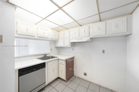 Copropriété à vendre à Miami, Floride: 1 chambre, 76.74 m2 № 1355106 - photo 6