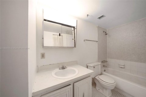 Condominio en venta en Miami, Florida, 1 dormitorio, 76.74 m2 № 1355106 - foto 18