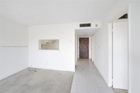 Copropriété à vendre à Miami, Floride: 1 chambre, 76.74 m2 № 1355106 - photo 4