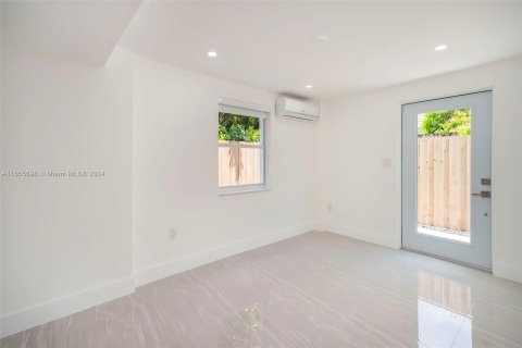 Apartamento en alquiler en Miami, Florida, 3 dormitorios, 89.19 m2 № 1355182 - foto 18