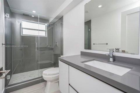 Apartamento en alquiler en Miami, Florida, 3 dormitorios, 89.19 m2 № 1355182 - foto 14