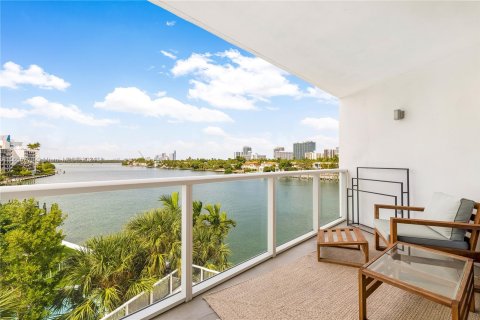 Appartement à louer à Bay Harbor Islands, Floride: 2 chambres, 106.19 m2 № 1355183 - photo 11