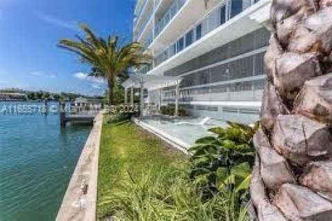 Apartamento en alquiler en Bay Harbor Islands, Florida, 2 dormitorios, 106.19 m2 № 1355183 - foto 29