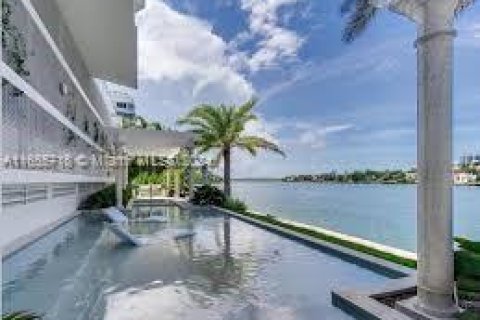 Apartamento en alquiler en Bay Harbor Islands, Florida, 2 dormitorios, 106.19 m2 № 1355183 - foto 28