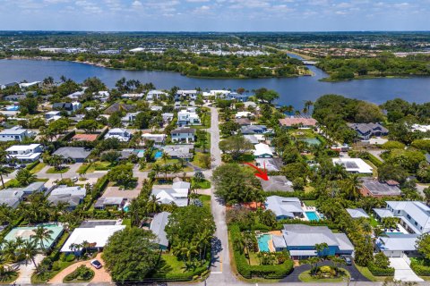 House in Delray Beach, Florida 2 bedrooms, 148.74 sq.m. № 1141391 - photo 3