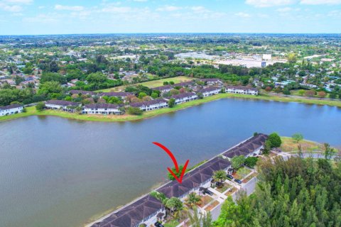 Adosado en venta en Lake Worth, Florida, 2 dormitorios, 151.62 m2 № 1141419 - foto 8