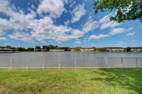 Adosado en venta en Lake Worth, Florida, 2 dormitorios, 151.62 m2 № 1141419 - foto 16