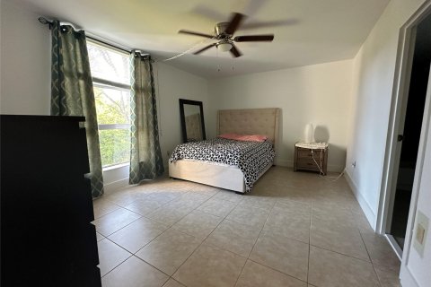 Condo in Tamarac, Florida, 2 bedrooms  № 1141345 - photo 15