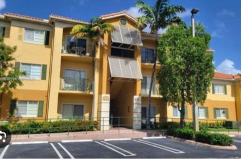 Apartment in Doral, Florida 2 bedrooms, 84.54 sq.m. № 1391970 - photo 1