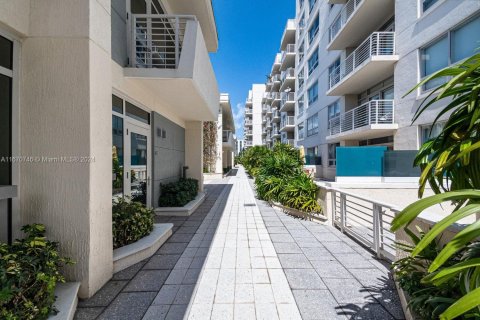 Condo in Miami, Florida, 2 bedrooms  № 1391973 - photo 20