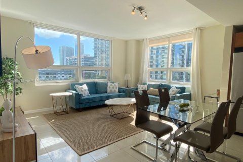 Condo in Miami, Florida, 2 bedrooms  № 1391973 - photo 3