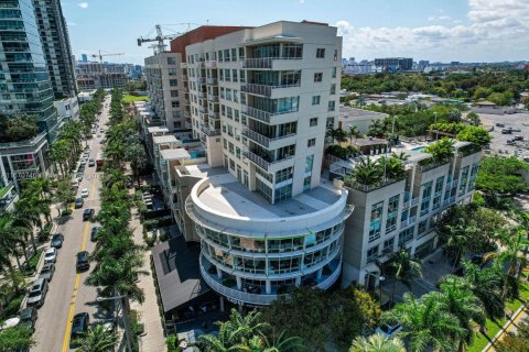 Condo in Miami, Florida, 2 bedrooms  № 1391973 - photo 24