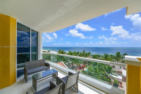 Condo in Sunny Isles Beach, Florida, 3 bedrooms  № 1178707 - photo 27