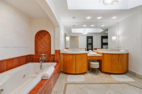 Condo in Sunny Isles Beach, Florida, 3 bedrooms  № 1178707 - photo 17