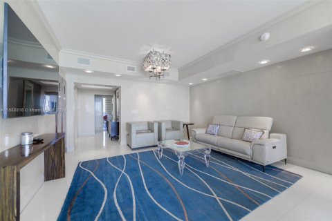 Condominio en venta en Sunny Isles Beach, Florida, 3 dormitorios, 205.69 m2 № 1178707 - foto 6