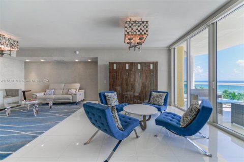 Copropriété à vendre à Sunny Isles Beach, Floride: 3 chambres, 205.69 m2 № 1178707 - photo 4