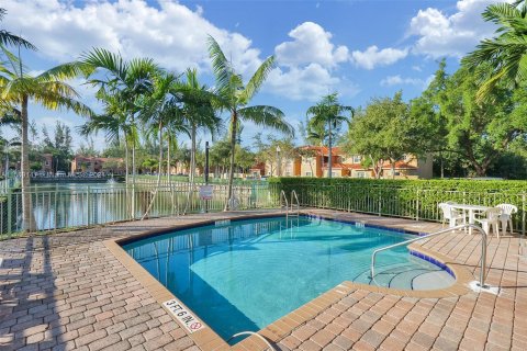 Townhouse in Dania Beach, Florida 3 bedrooms, 150.04 sq.m. № 1178708 - photo 25