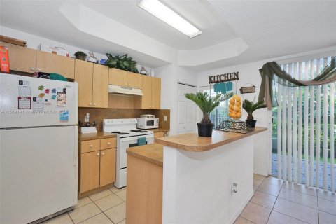 Adosado en venta en Dania Beach, Florida, 3 dormitorios, 150.04 m2 № 1178708 - foto 6