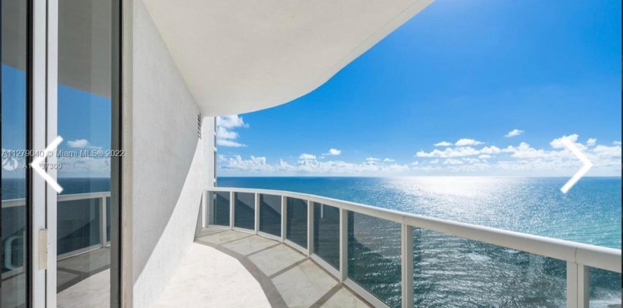 Condo à Sunny Isles Beach, Floride, 2 chambres  № 120328