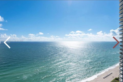 Condo in Sunny Isles Beach, Florida, 2 bedrooms  № 120328 - photo 14