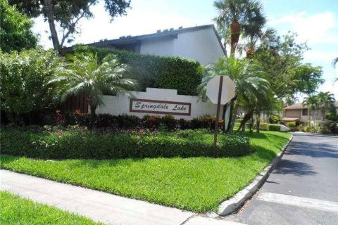 Touwnhouse à vendre à Lauderhill, Floride: 2 chambres, 126.72 m2 № 948867 - photo 3