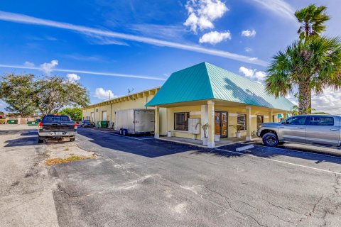 Immobilier commercial à vendre à Jupiter, Floride № 849987 - photo 1