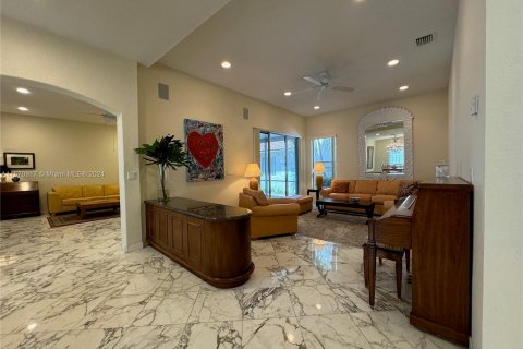 Villa ou maison à vendre à Hollywood, Floride: 4 chambres, 235.69 m2 № 1132125 - photo 5