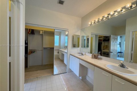 Casa en venta en Hollywood, Florida, 4 dormitorios, 235.69 m2 № 1132125 - foto 27