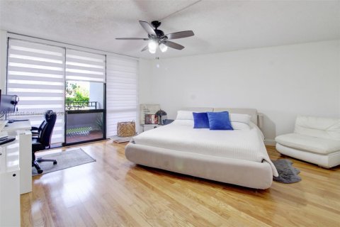 Copropriété à vendre à Miami, Floride: 2 chambres, 115.94 m2 № 1391967 - photo 12