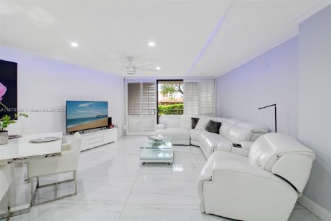 Condominio en venta en Miami, Florida, 2 dormitorios, 115.94 m2 № 1391967 - foto 2