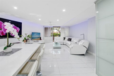 Condominio en venta en Miami, Florida, 2 dormitorios, 115.94 m2 № 1391967 - foto 3