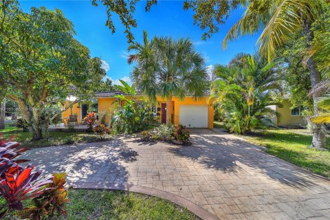 Casa en venta en Hollywood, Florida, 3 dormitorios, 140.75 m2 № 1391968 - foto 1