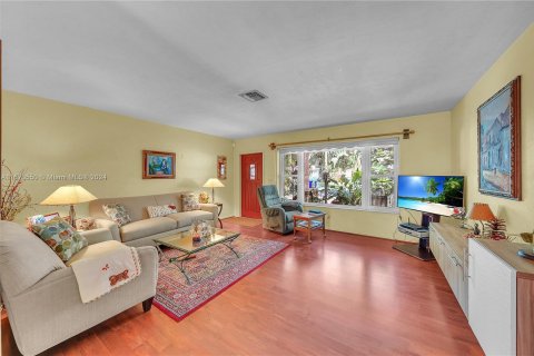 Casa en venta en Hollywood, Florida, 3 dormitorios, 140.75 m2 № 1391968 - foto 5