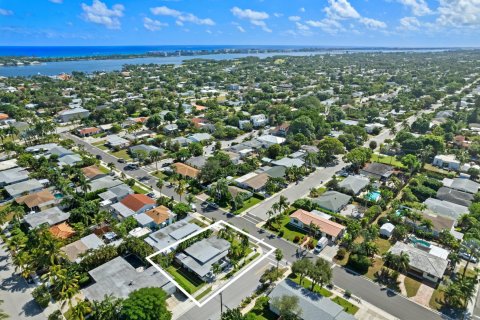 Villa ou maison à vendre à Lake Worth, Floride: 2 chambres, 96.9 m2 № 815305 - photo 1